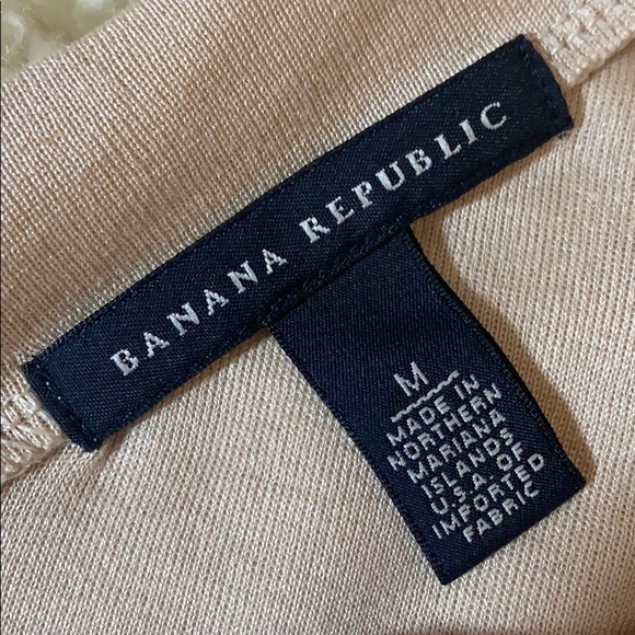 Banana Republic 3/4-Sleeve, V-Neck Top - Picture 4 of 5